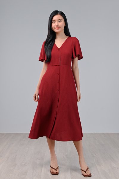 RENDIE TEXTURED SLEEVED BUTTON DRESS IN RED