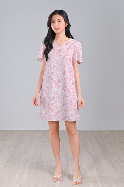 PINK FEATHERED TALES SLEEVED SHIFT DRESS