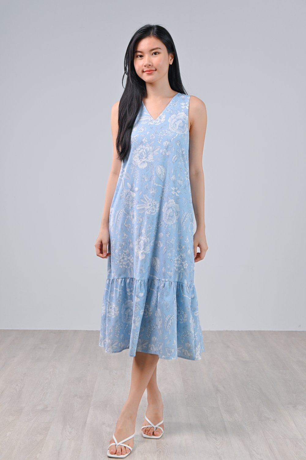 BLUE PORCELAIN BLOOMS V-NECK DROPWAIST DRESS BLUE PORCELAIN BLOOMS V-NECK DROPWAIST DRESS