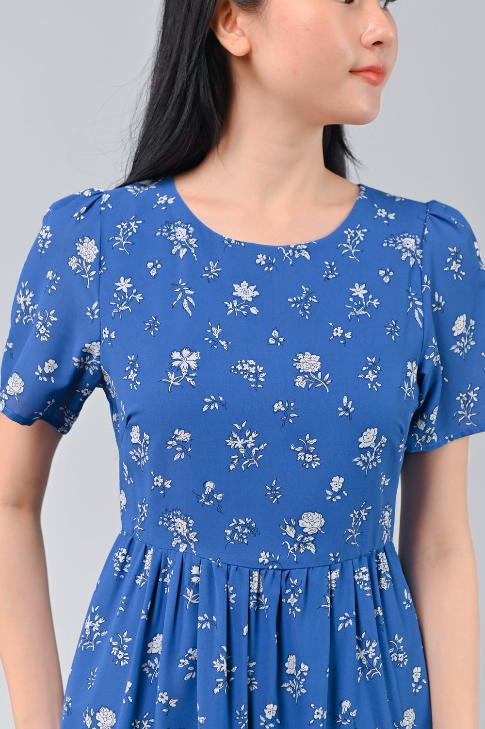 COLLYN BLUE FLORAL ROUND-NECK TIERED MIDAXI DRESS COLLYN BLUE FLORAL ROUND-NECK TIERED MIDAXI DRESS