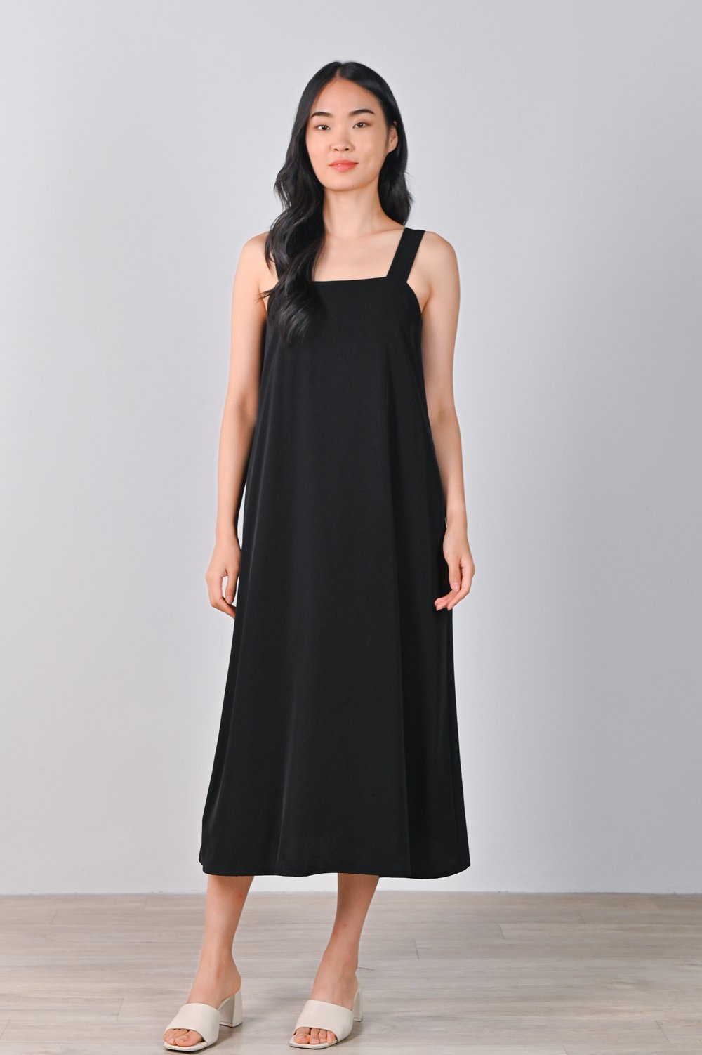 FREESIA THICK-STRAP MIDAXI IN BLACK