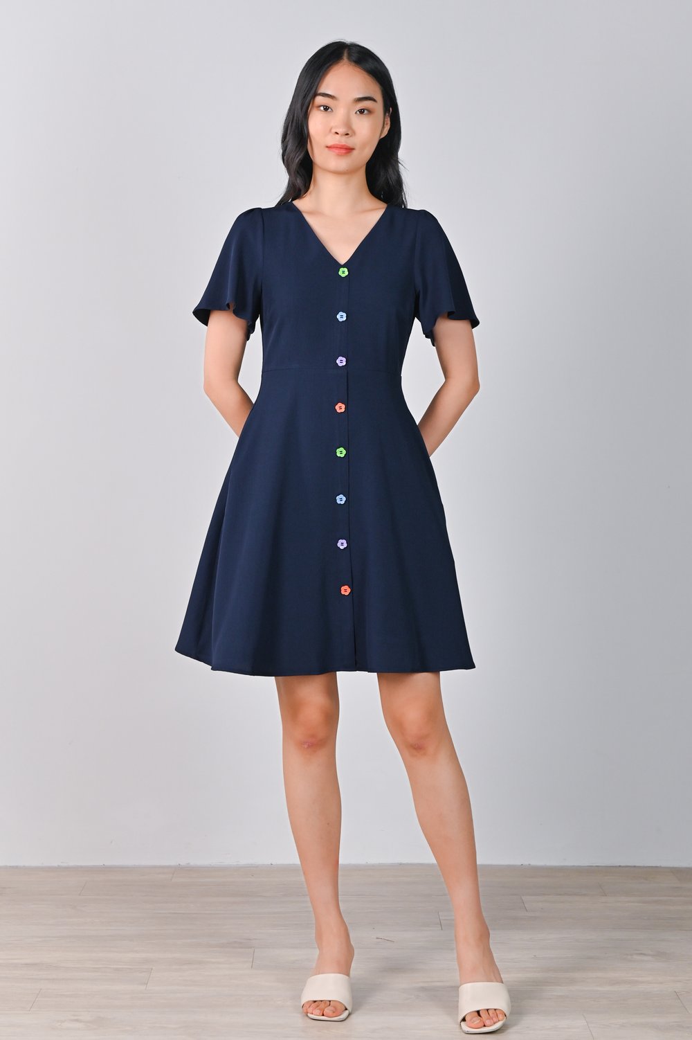 SHAMONE FLOWER-BUTTON DRESS IN NAVY