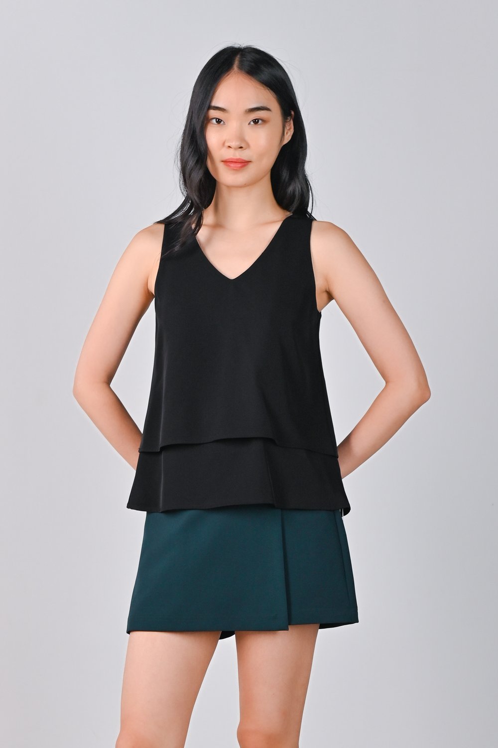 NICOLE SLEEVELESS LAYERED TOP IN BLACK