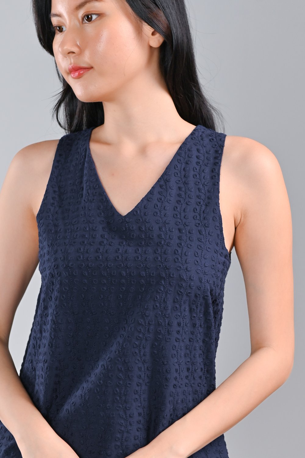 ANEMONE EMB. LEAVES SIDE-SLIT MIDI IN NAVY