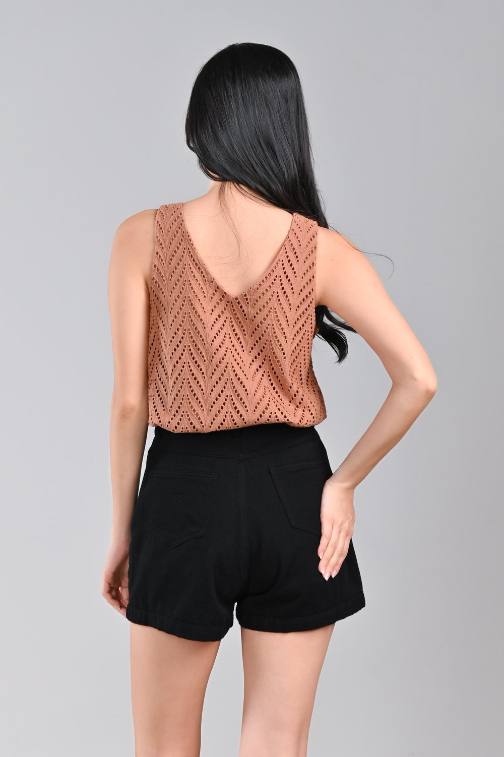 CATHIE EYELET TWO-WAY TOP IN NUDE-BROWN