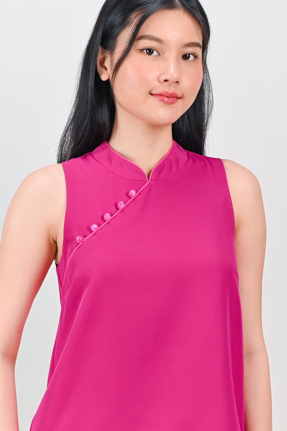 ZIYI SLEEVELESS CHEONGSAM TOP IN MAGENTA ZIYI SLEEVELESS CHEONGSAM TOP IN MAGENTA