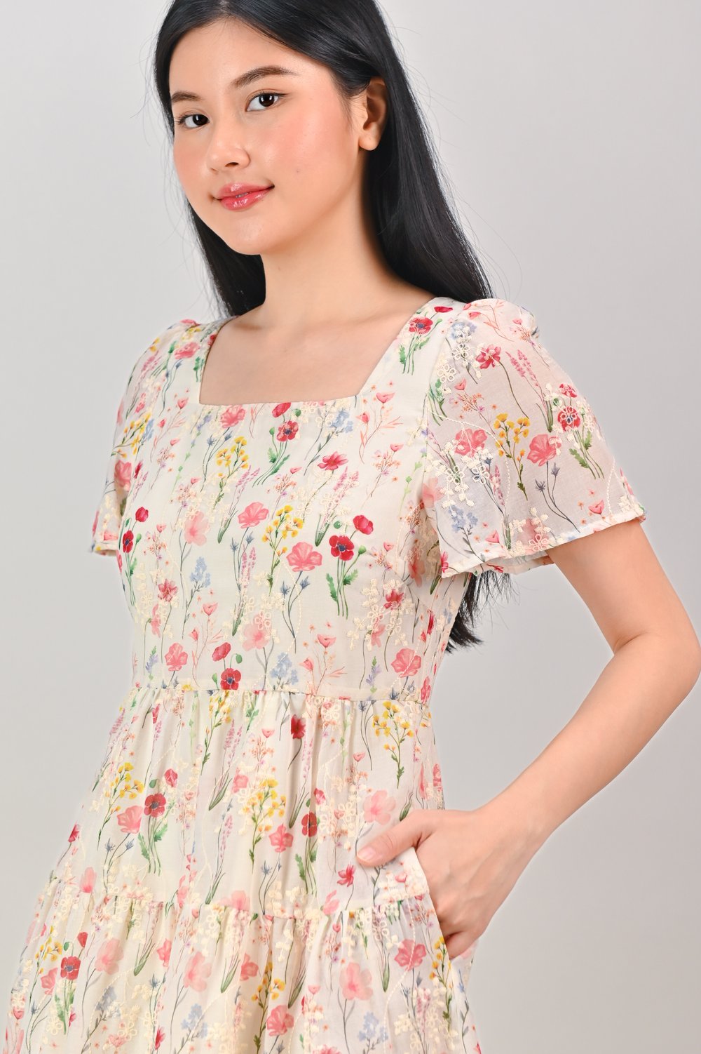 PIPER FLORAL SQUARE-NECK BABYDOLL DRESS PIPER FLORAL SQUARE-NECK BABYDOLL DRESS