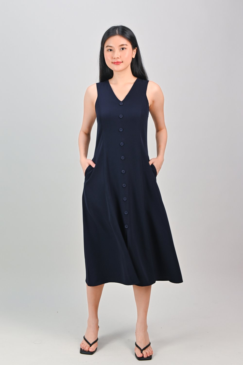 SONNET BUTTON PANEL DRESS IN NAVY