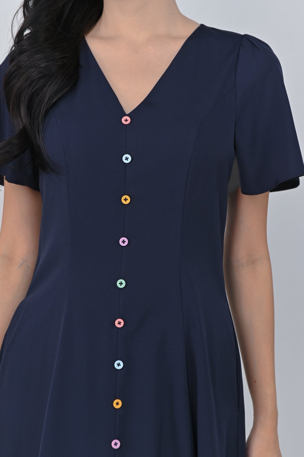 SKENA COLOURFUL-BUTTON SLEEVED MIDI DRESS IN NAVY SKENA COLOURFUL-BUTTON SLEEVED MIDI DRESS IN NAVY