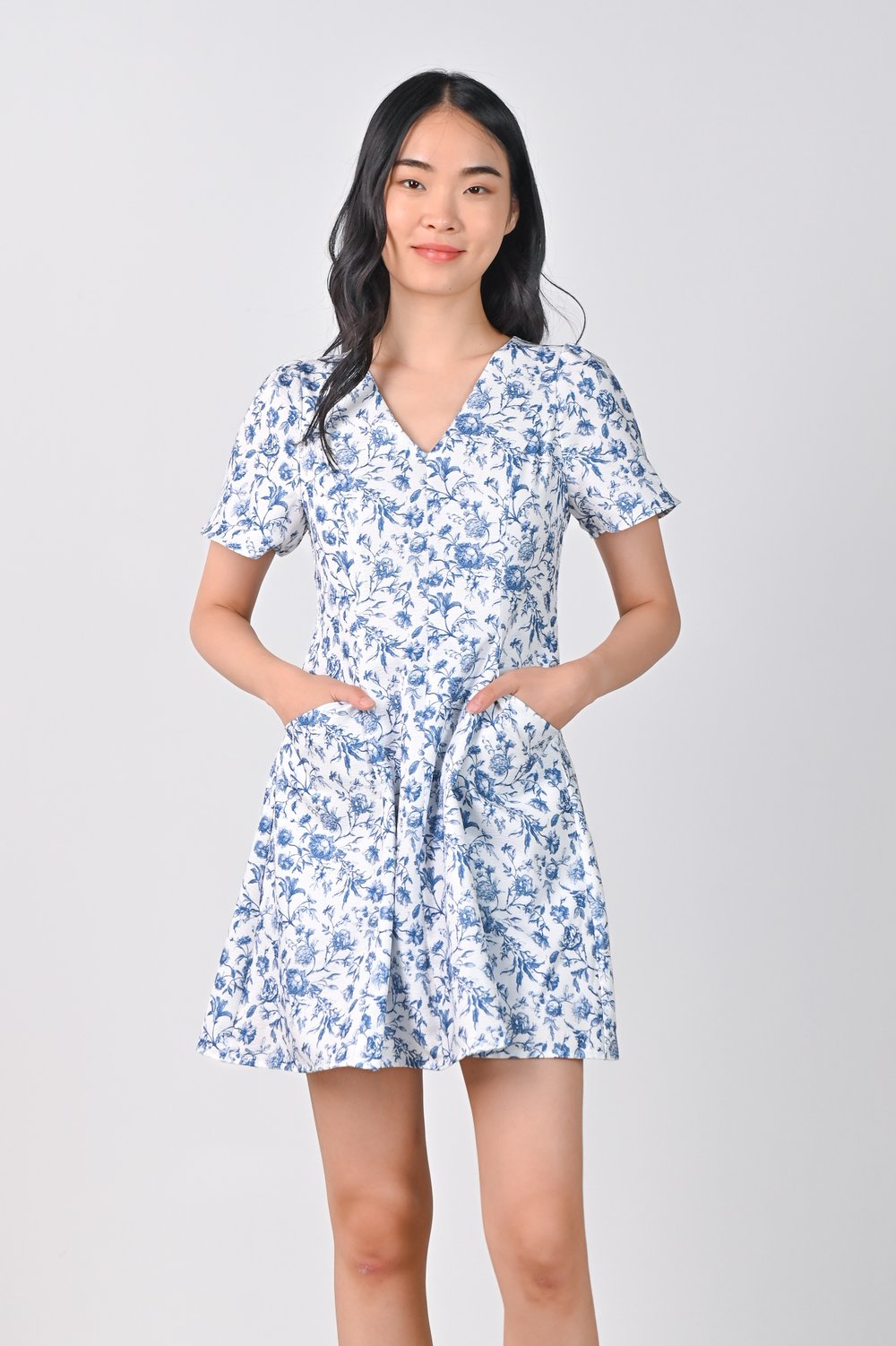 ANTIQUE TOILE PANELLED DRESS-ROMPER ANTIQUE TOILE PANELLED DRESS-ROMPER