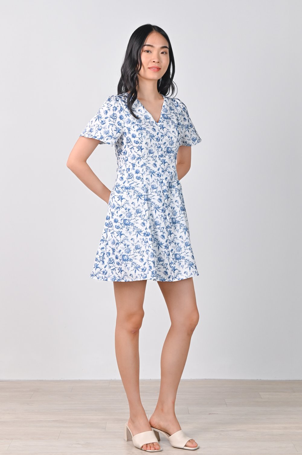 ANTIQUE TOILE PANELLED DRESS-ROMPER ANTIQUE TOILE PANELLED DRESS-ROMPER