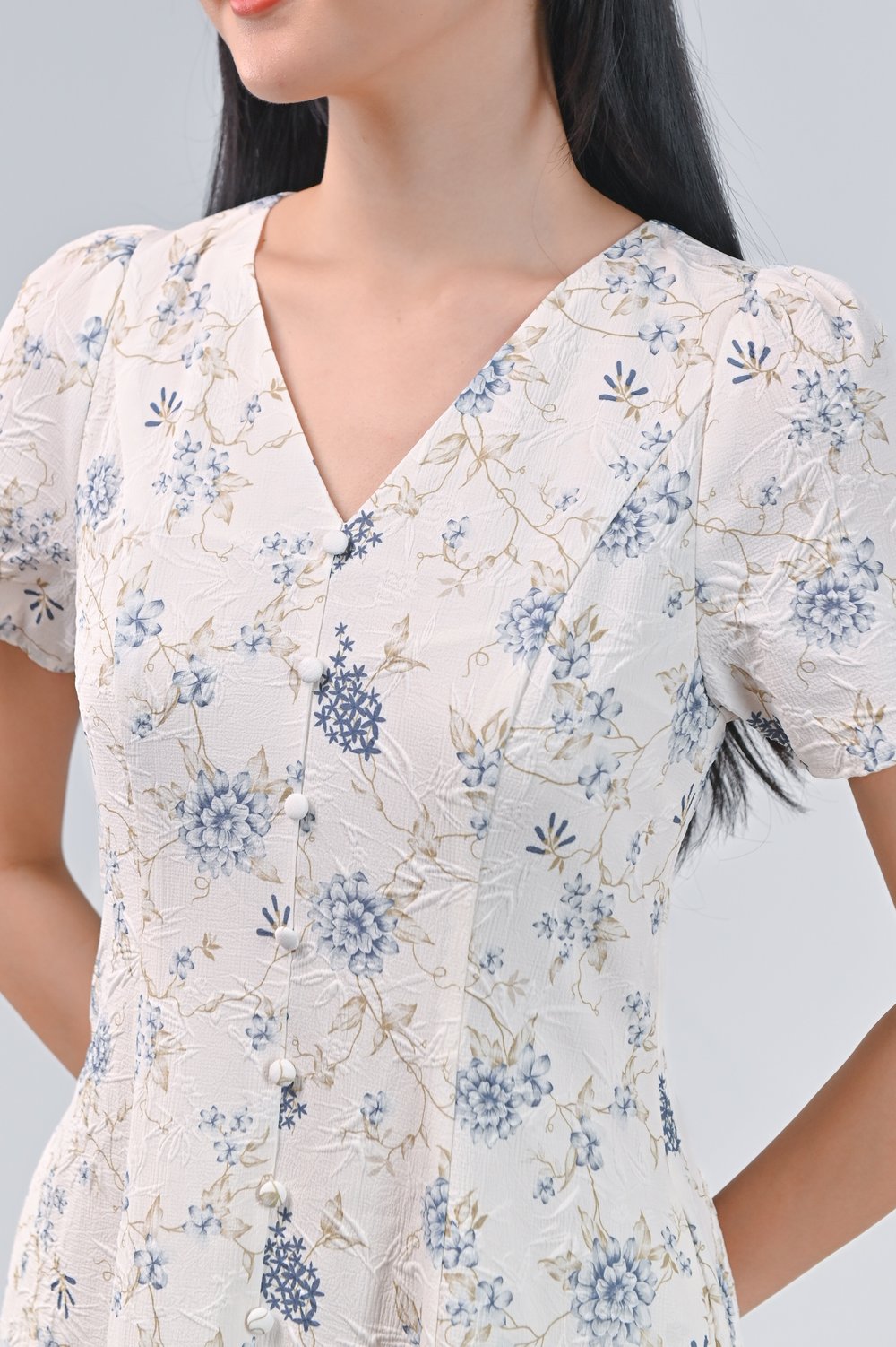 NITTA BLUE FLORAL SLEEVED BUTTON DRESS