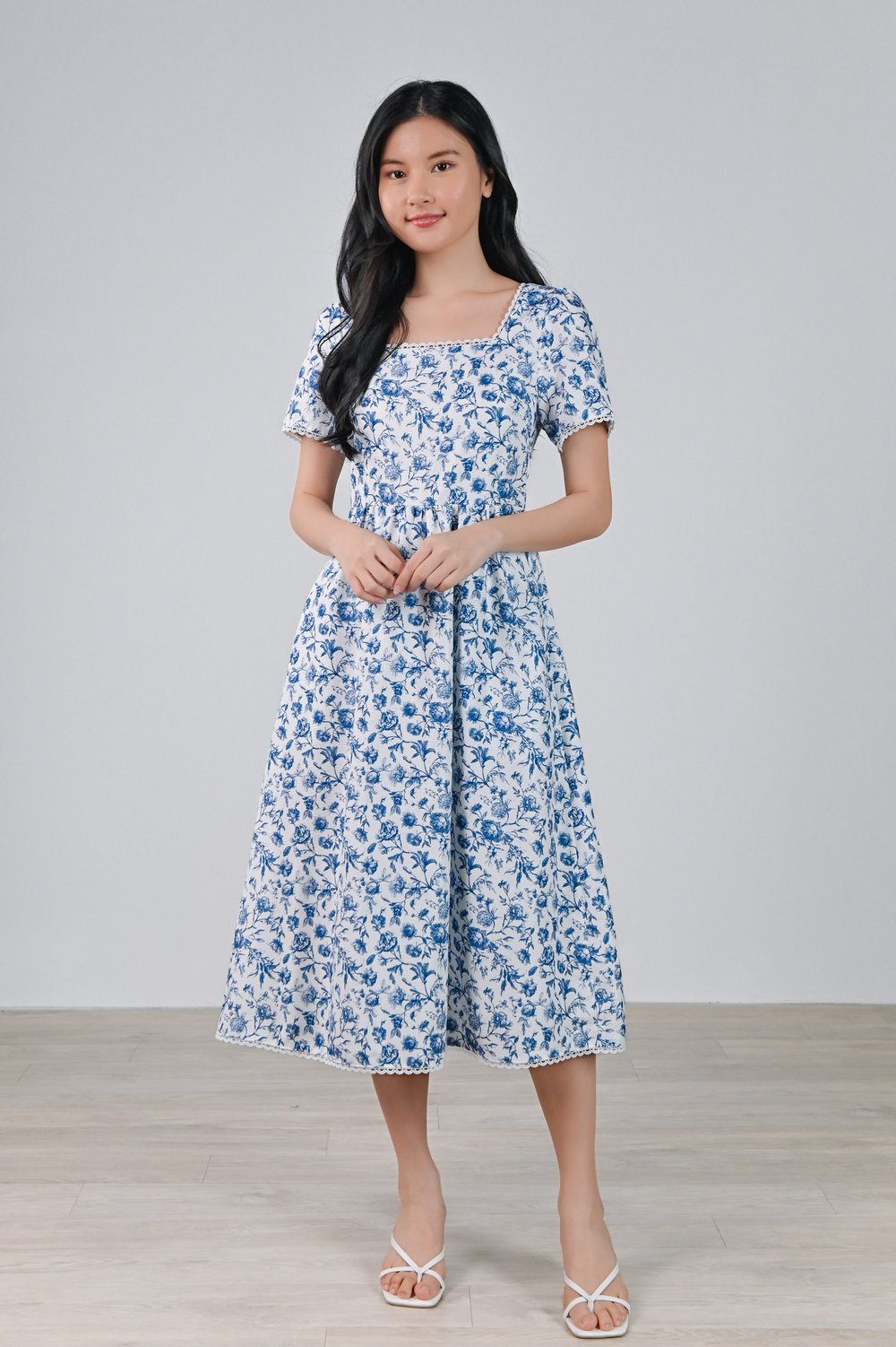 ANTIQUE TOILE SQUARE-NECK TRIMMING DRESS ANTIQUE TOILE SQUARE-NECK TRIMMING DRESS