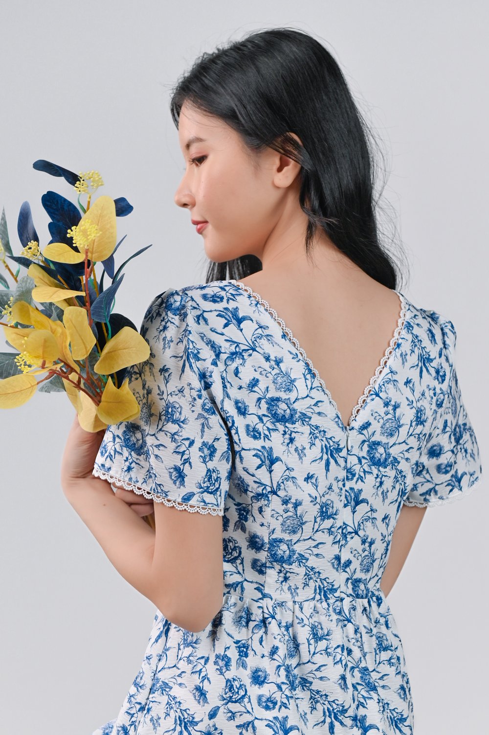 ANTIQUE TOILE SQUARE-NECK TRIMMING DRESS ANTIQUE TOILE SQUARE-NECK TRIMMING DRESS