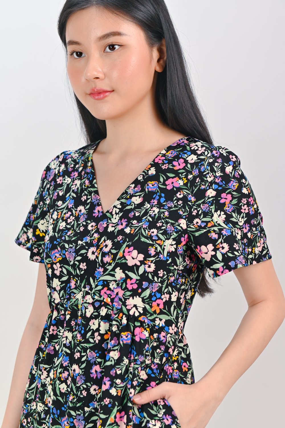 JOPLIN FLORAL SLEEVED TIERED MIDAXI IN BLACK JOPLIN FLORAL SLEEVED TIERED MIDAXI IN BLACK