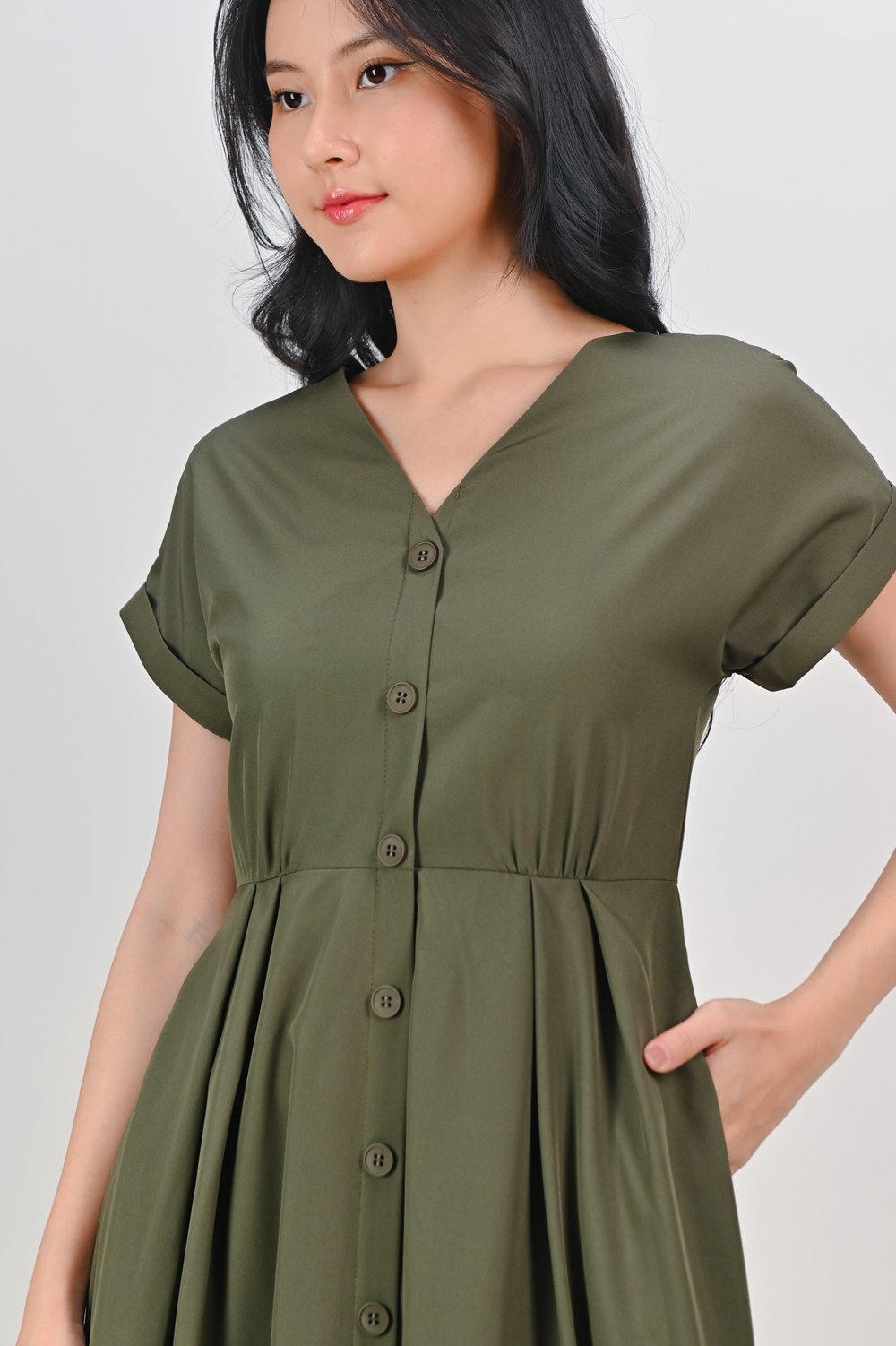 HUDGENS SLEEVED BUTTON DRESS IN OLIVE HUDGENS SLEEVED BUTTON DRESS IN OLIVE