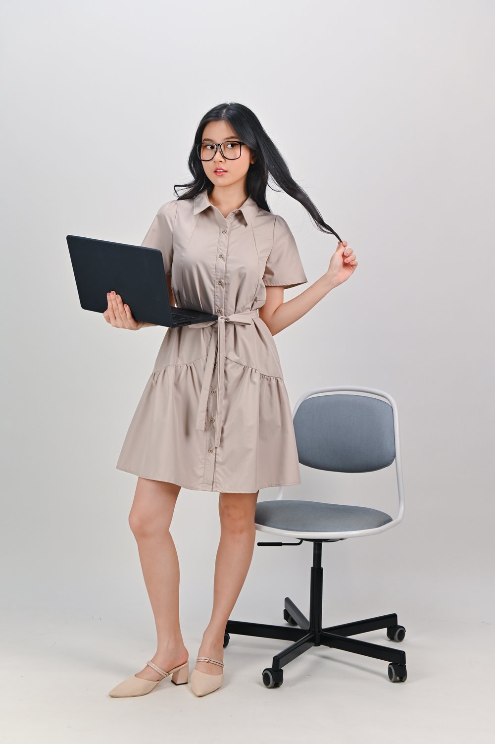 GADOT FLOUNCE SHIRTDRESS IN KHAKI GADOT FLOUNCE SHIRTDRESS IN KHAKI