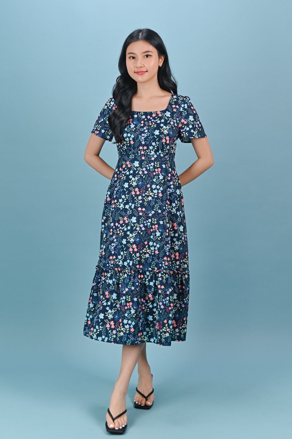 IVY LIT FLORAL SCOOP-NECK SLEEVED MIDI DRESS IVY LIT FLORAL SCOOP-NECK SLEEVED MIDI DRESS