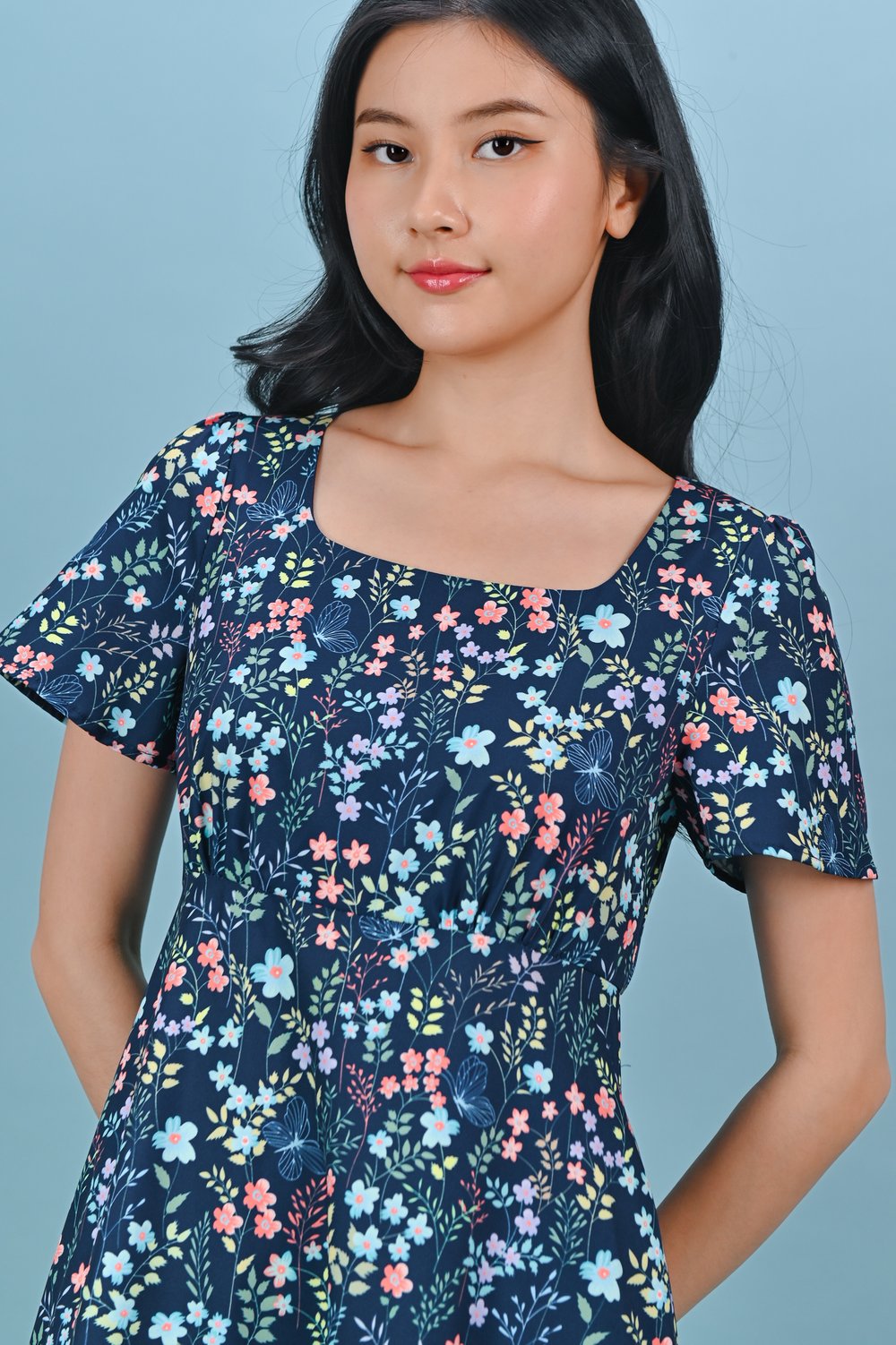 IVY LIT FLORAL SCOOP-NECK SLEEVED MIDI DRESS IVY LIT FLORAL SCOOP-NECK SLEEVED MIDI DRESS