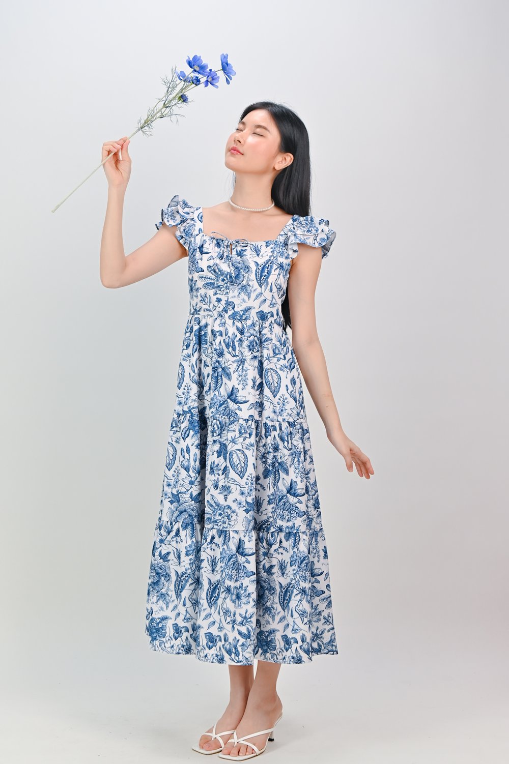 PORCELAIN BLOOMS RUFFLE TIE-DETAIL MAXI PORCELAIN BLOOMS RUFFLE TIE-DETAIL MAXI