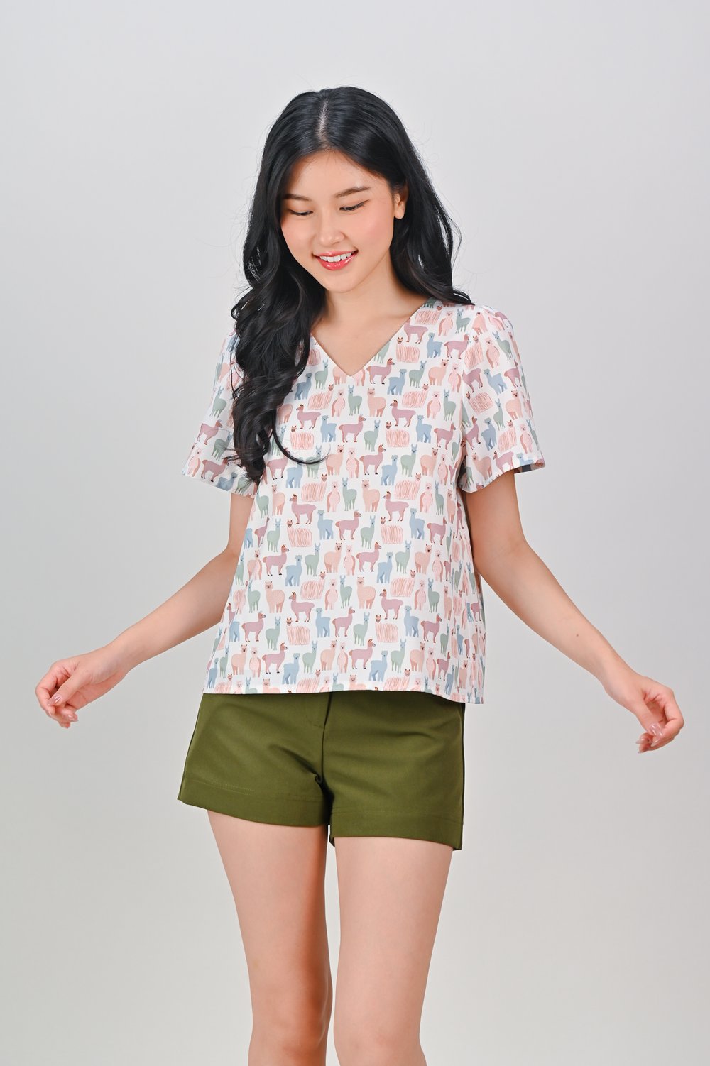 PASTEL LLAMA SLEEVED TOP PASTEL LLAMA SLEEVED TOP