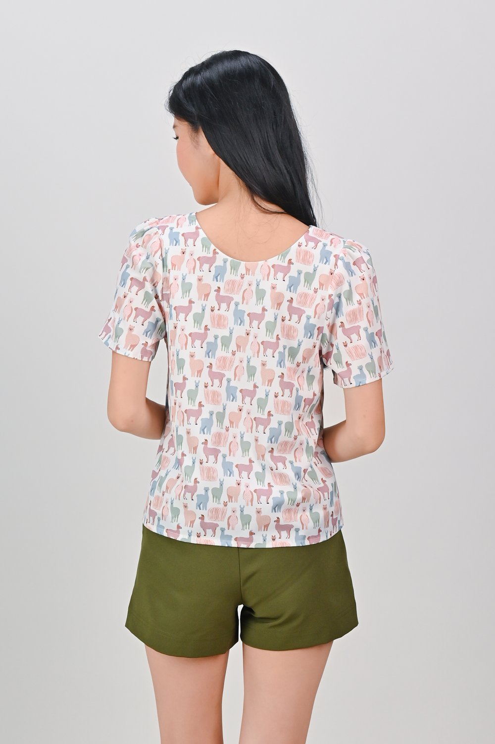 PASTEL LLAMA SLEEVED TOP PASTEL LLAMA SLEEVED TOP
