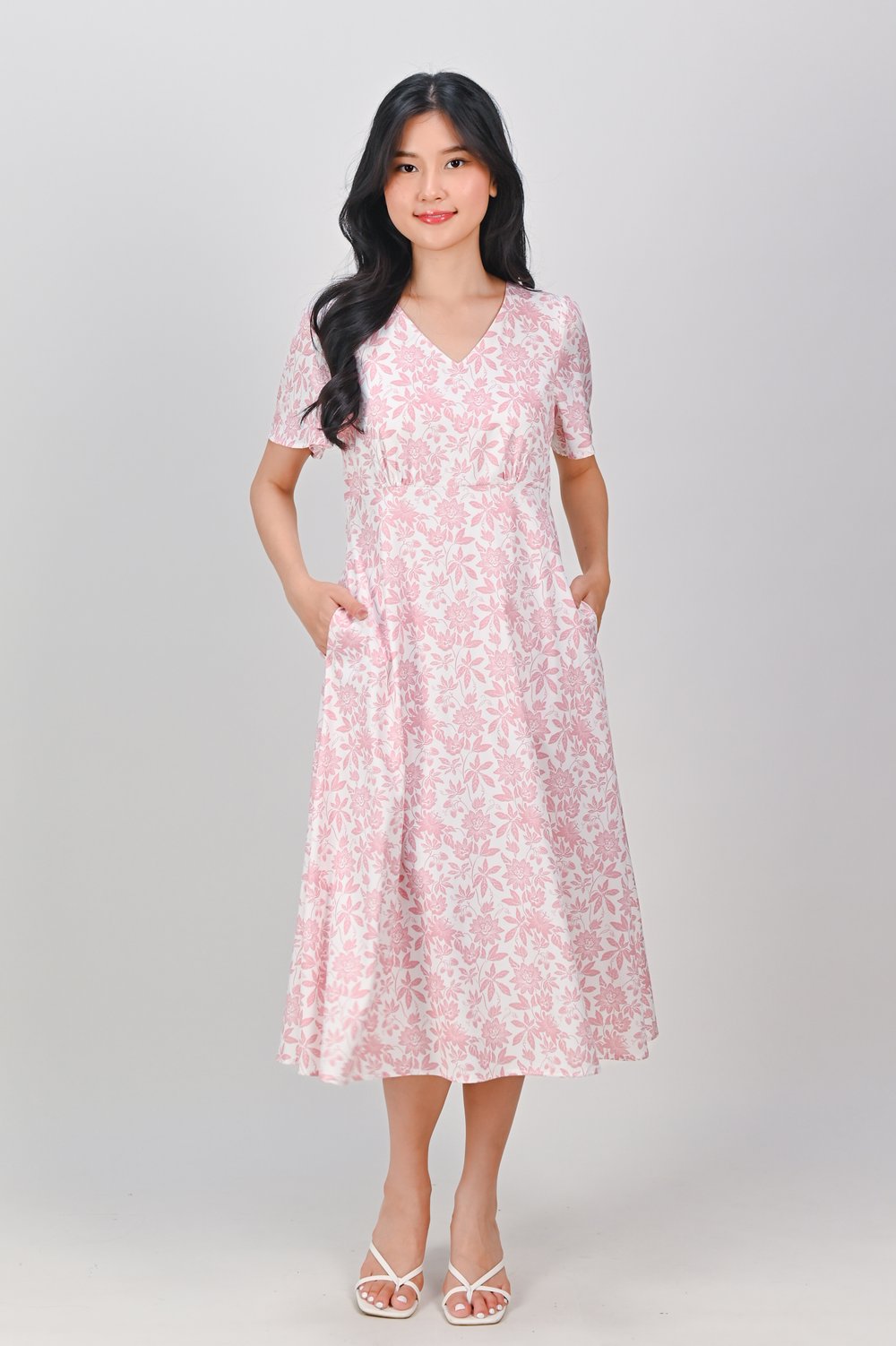 CAMY PINK SLEEVED V-NECK HIGH-WAIST DRESS CAMY PINK SLEEVED V-NECK HIGH-WAIST DRESS