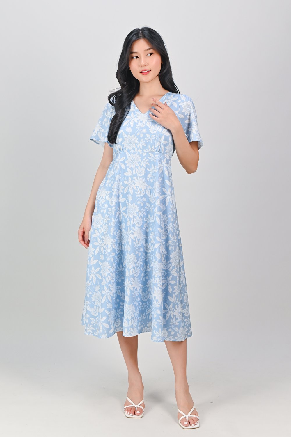 CAMY BLUE SLEEVED V-NECK HIGH-WAIST DRESS CAMY BLUE SLEEVED V-NECK HIGH-WAIST DRESS