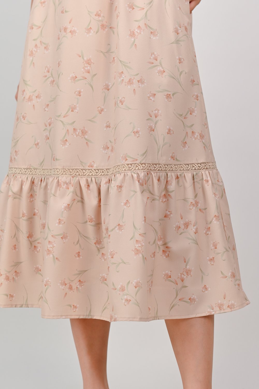 MITCHELL LATTICE-INSERT FLORAL DRESS IN NUDE MITCHELL LATTICE-INSERT FLORAL DRESS IN NUDE