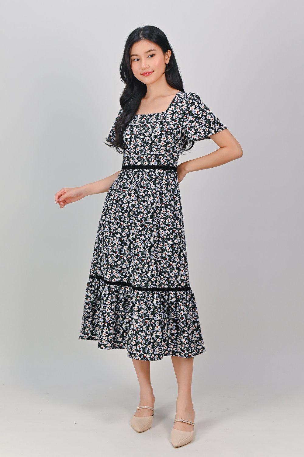 MITCHELL LATTICE-INSERT FLORAL DRESS IN BLACK MITCHELL LATTICE-INSERT FLORAL DRESS IN BLACK
