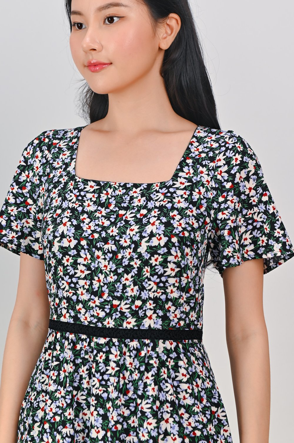 MITCHELL LATTICE-INSERT FLORAL DRESS IN BLACK MITCHELL LATTICE-INSERT FLORAL DRESS IN BLACK