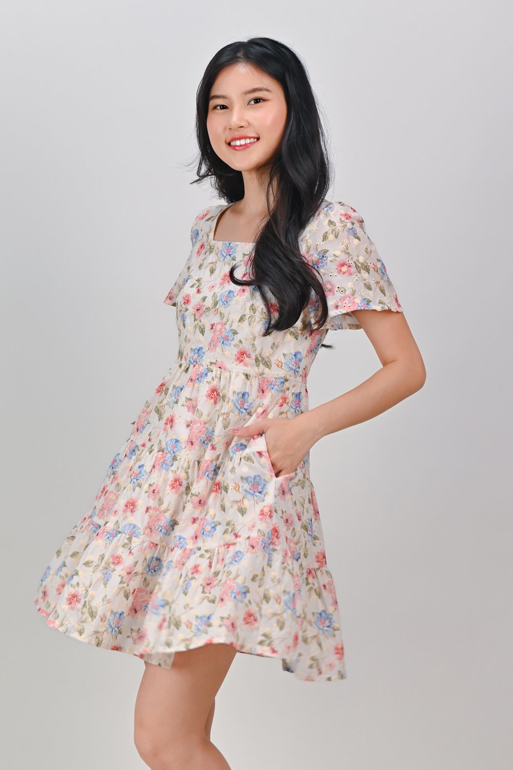 SPRING STITCH SQUARE-NECK TIERED DRESS SPRING STITCH SQUARE-NECK TIERED DRESS