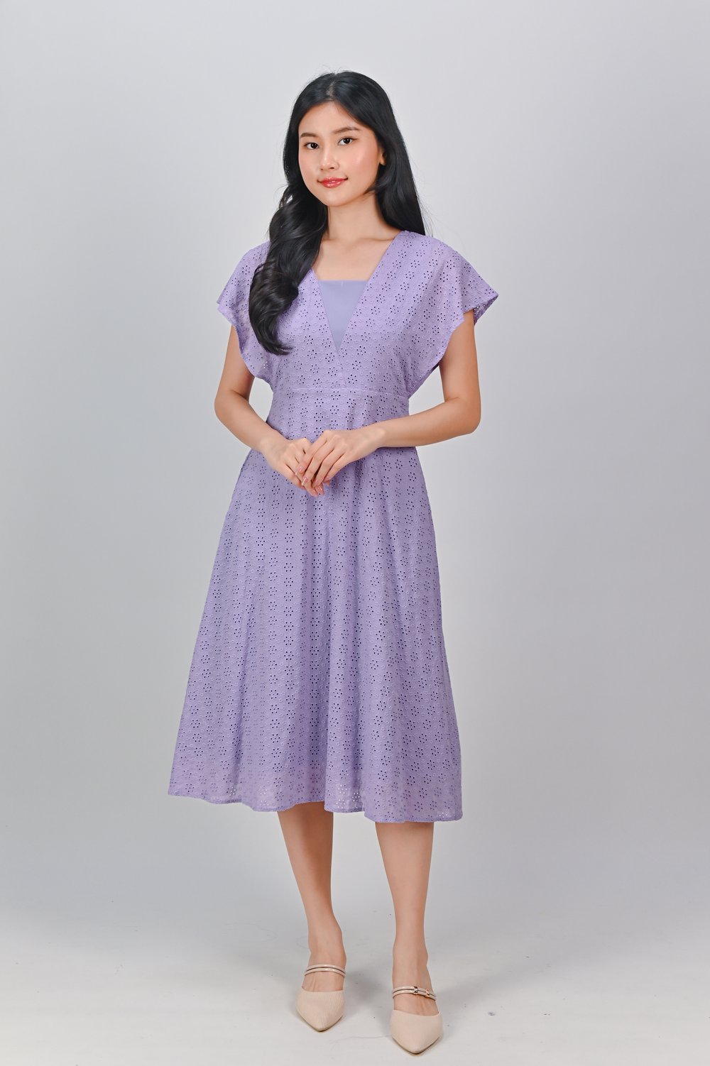 WILDE EYELET KIMONO DRESS IN LILAC WILDE EYELET KIMONO DRESS IN LILAC