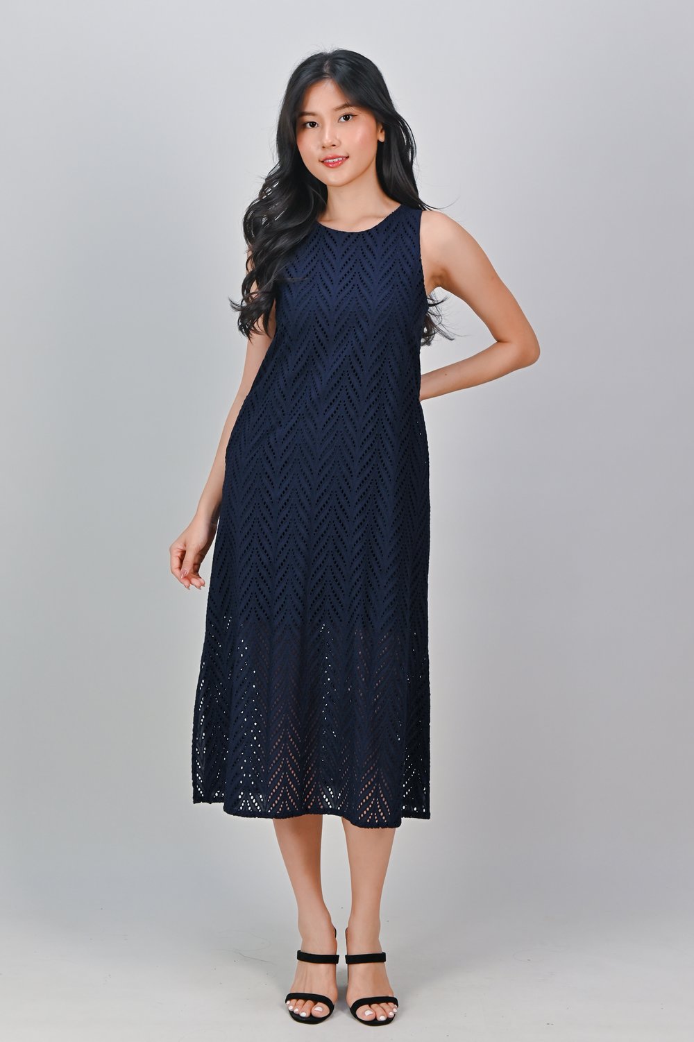 SINING EYELET SIDE-SLIT MIDI DRESS IN NAVY