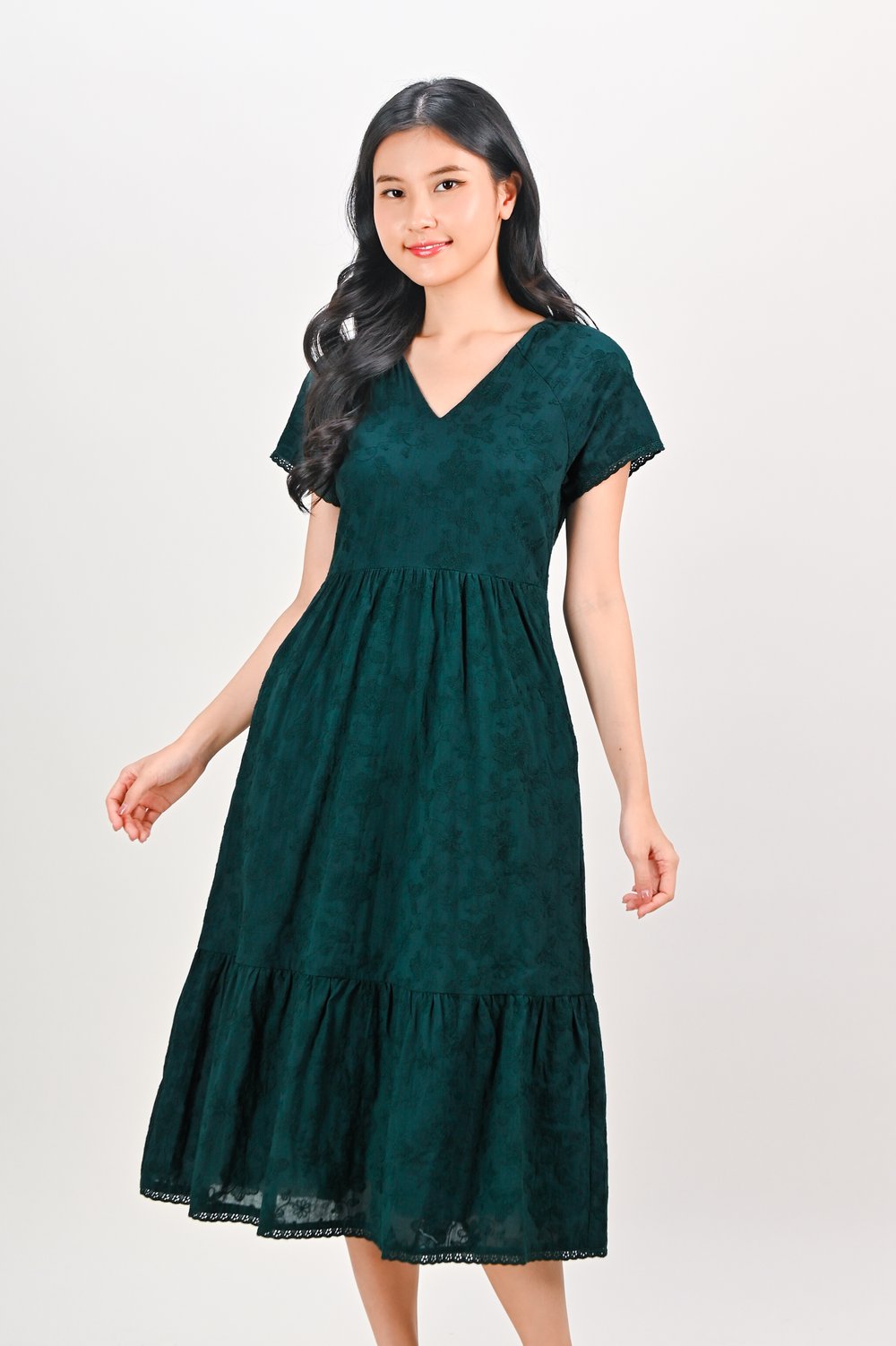 ROMY TEXTURED V-NECK SLEEVED DRESS IN FOREST