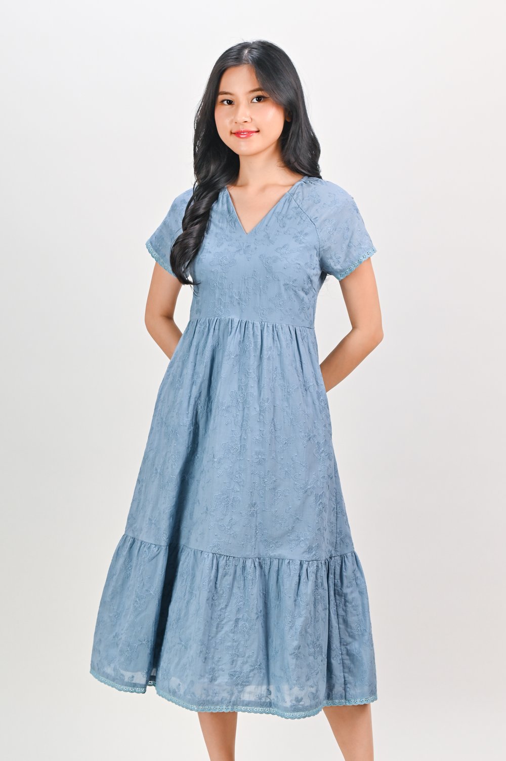 ROMY TEXTURED V-NECK SLEEVED DRESS IN LIGHT BLUE ROMY TEXTURED V-NECK SLEEVED DRESS IN LIGHT BLUE