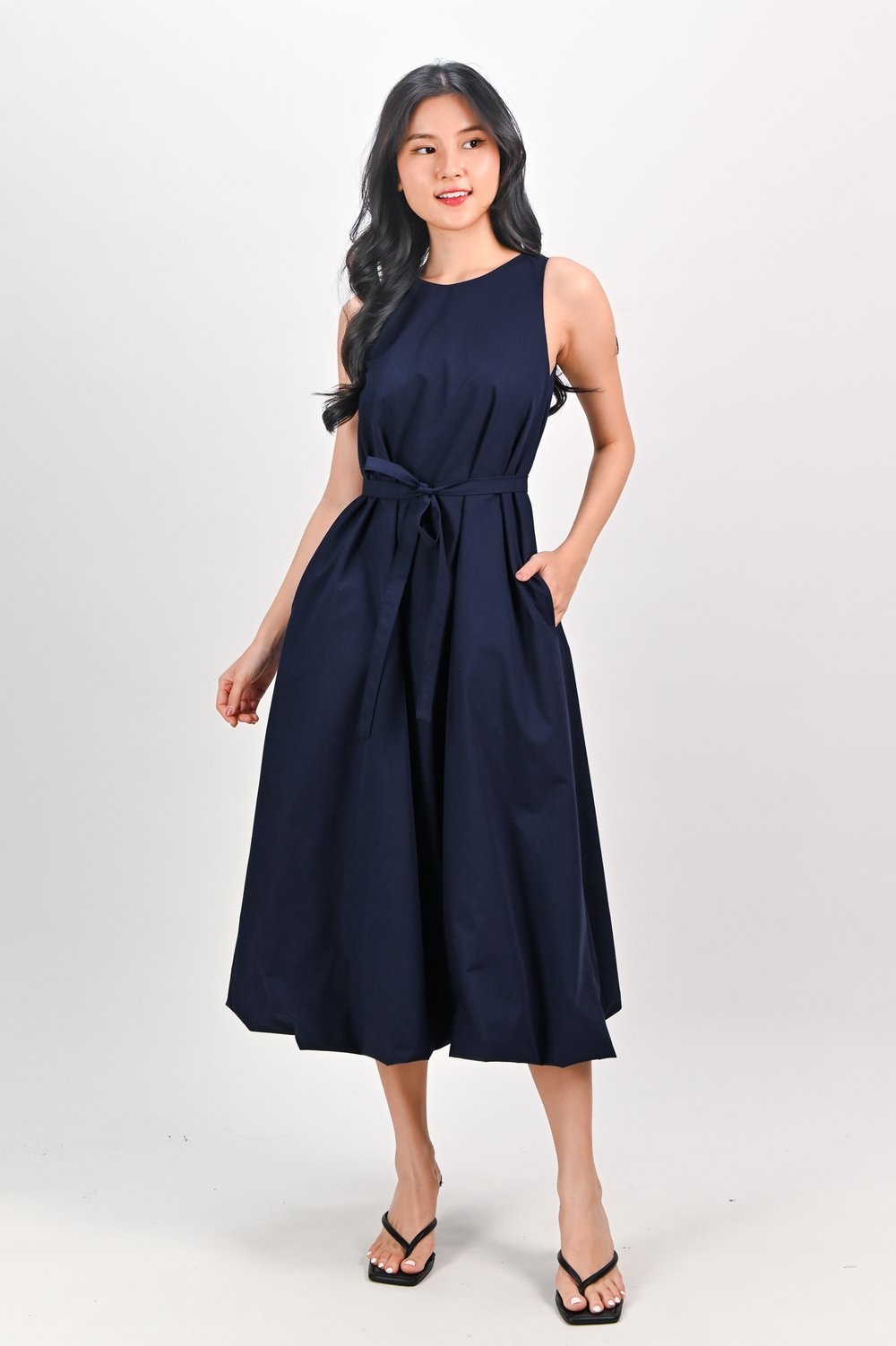 TOVA SLEEVELESS BUBBLE MIDI DRESS IN NAVY TOVA SLEEVELESS BUBBLE MIDI DRESS IN NAVY