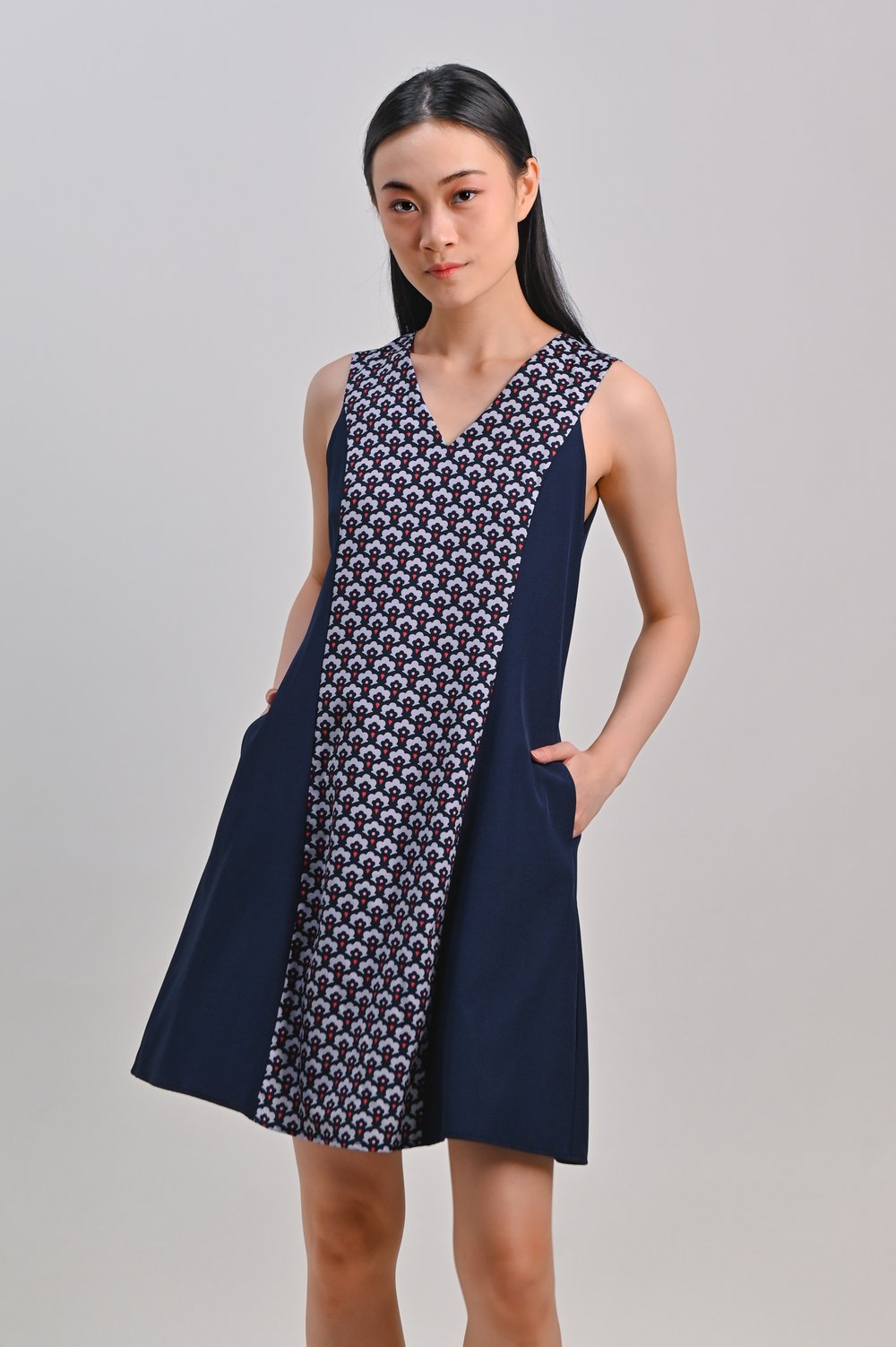 NAVY TRUMPET FLORAL SLEEVELESS PANELLED DRESS