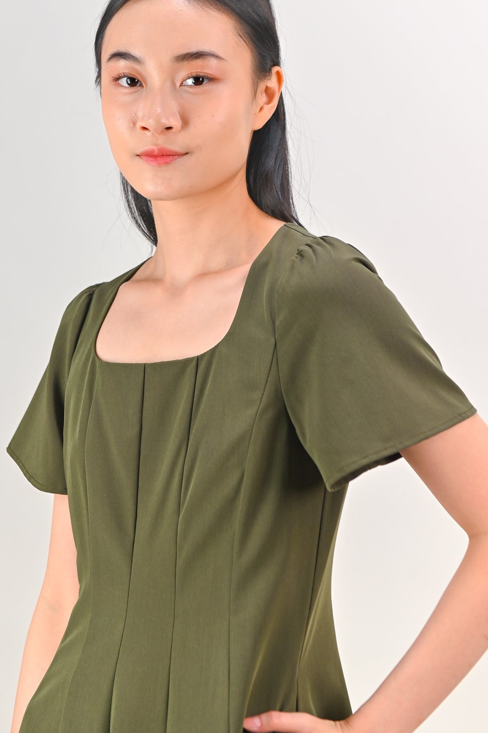 BRISA SLEEVED PANELLED MIDI DRESS IN OLIVE