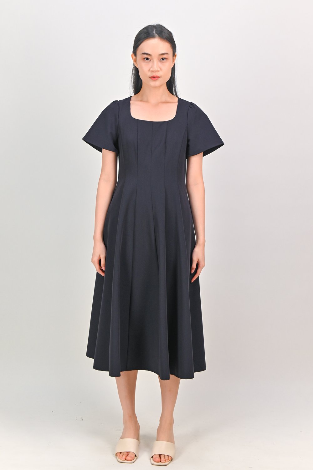 BRISA SLEEVED PANELLED MIDI DRESS IN NAVY