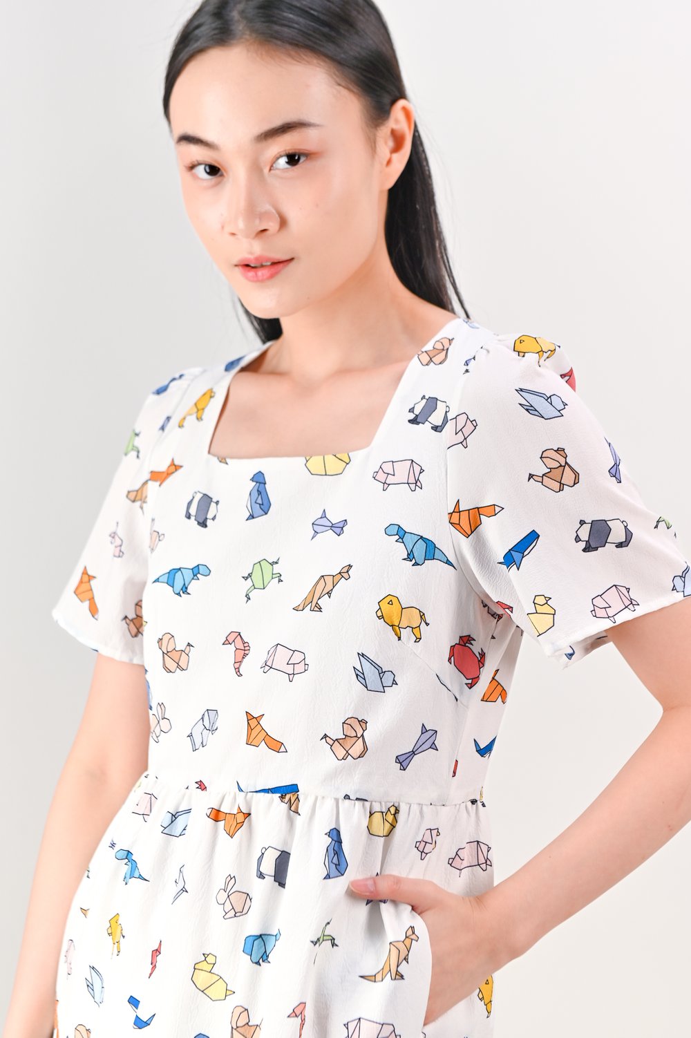 WHITE ORIGAMI ZOO PRINTED BABYDOLL DRESS WHITE ORIGAMI ZOO PRINTED BABYDOLL DRESS
