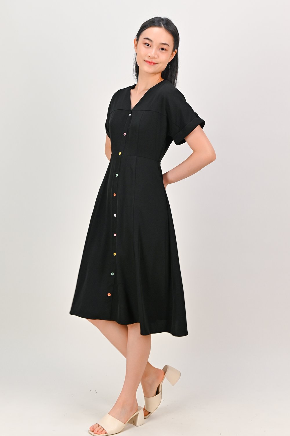 KELLA SLEEVED COLOURFUL-BUTTON DRESS IN BLACK KELLA SLEEVED COLOURFUL-BUTTON DRESS IN BLACK