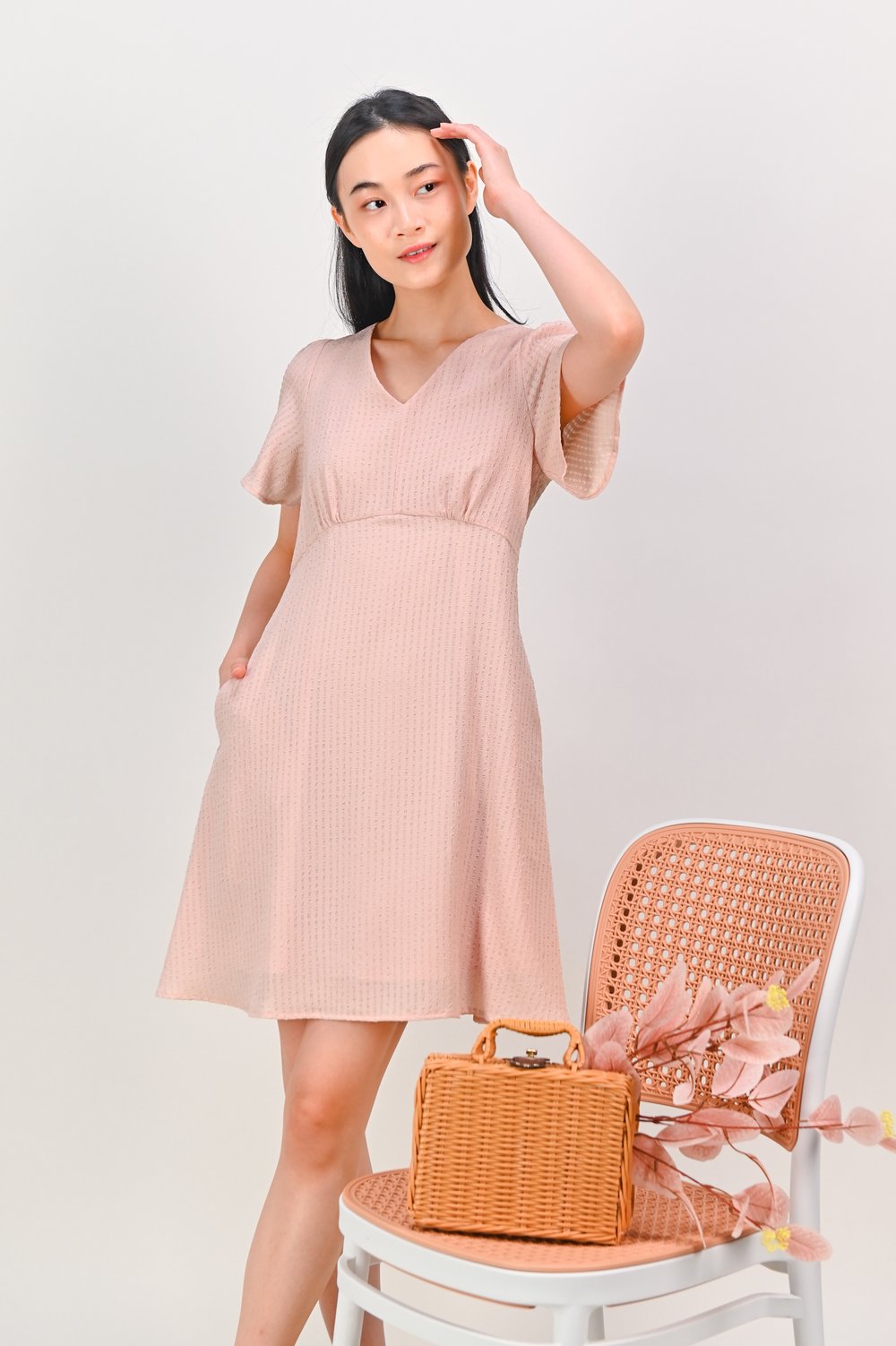 MAGARA TEXTURED SLEEVED DRESS IN PINK