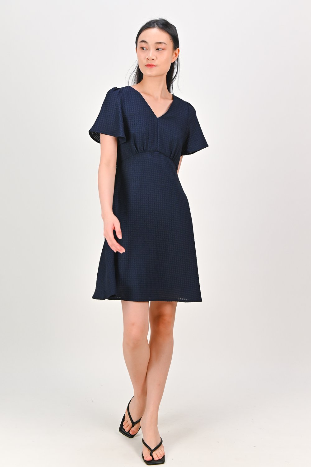 MAGARA TEXTURED SLEEVED DRESS IN NAVY