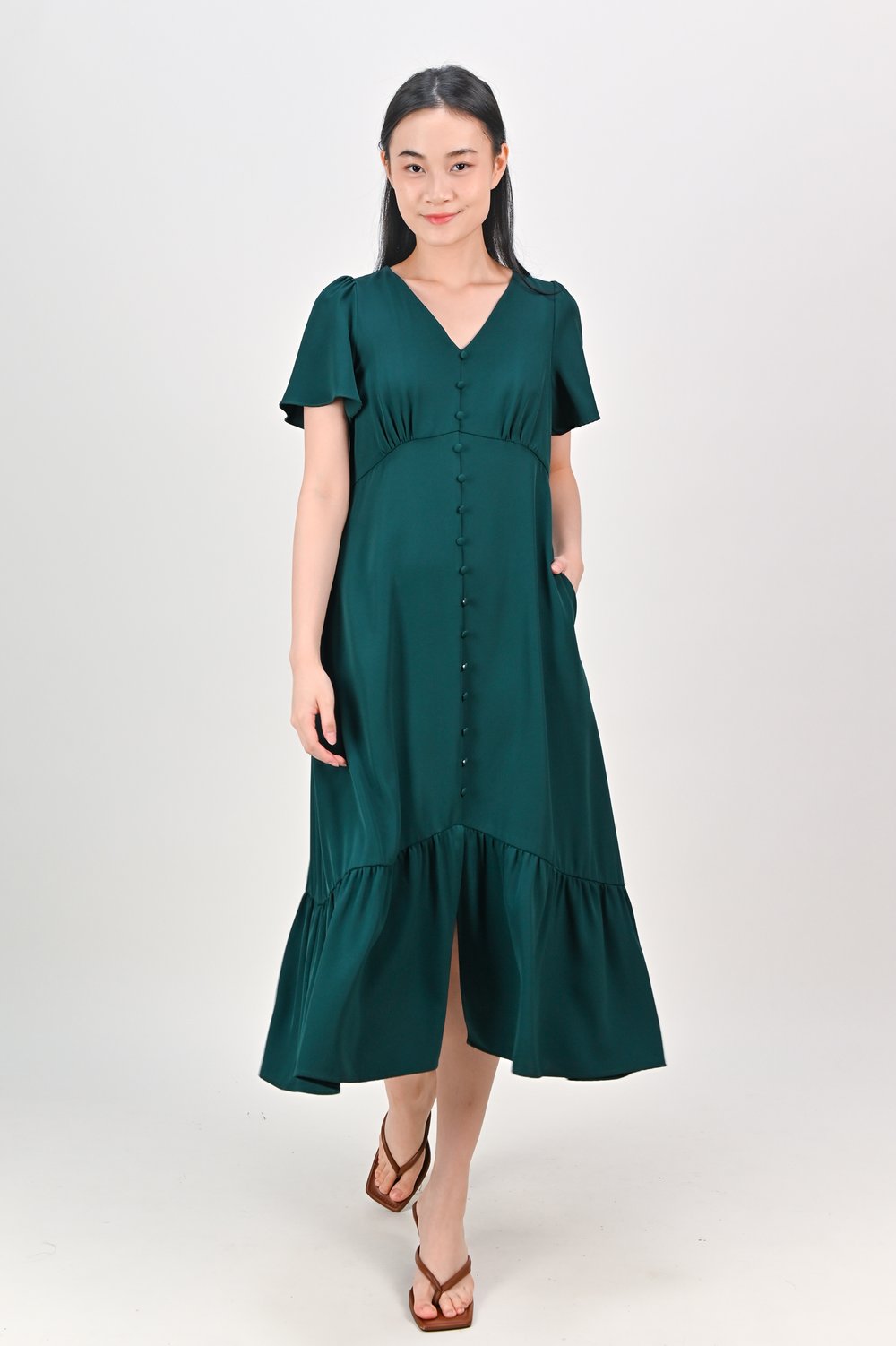 IRIE SLEEVED V-NECK BUTTON DRESS IN GREEN IRIE SLEEVED V-NECK BUTTON DRESS IN GREEN