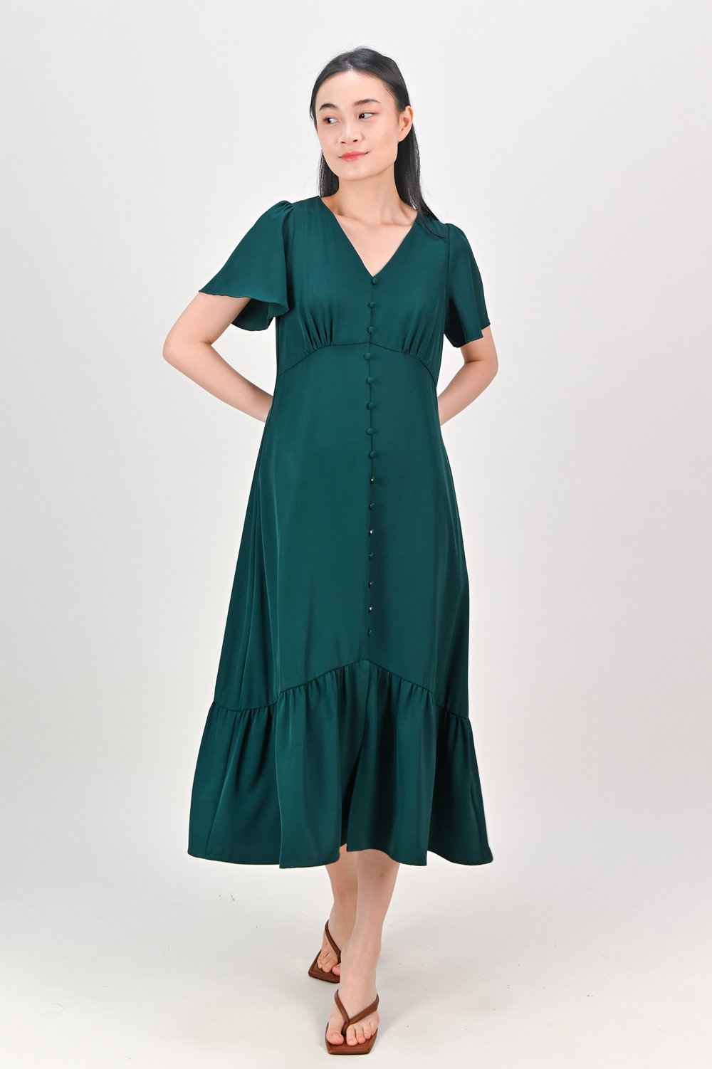 IRIE SLEEVED V-NECK BUTTON DRESS IN GREEN IRIE SLEEVED V-NECK BUTTON DRESS IN GREEN