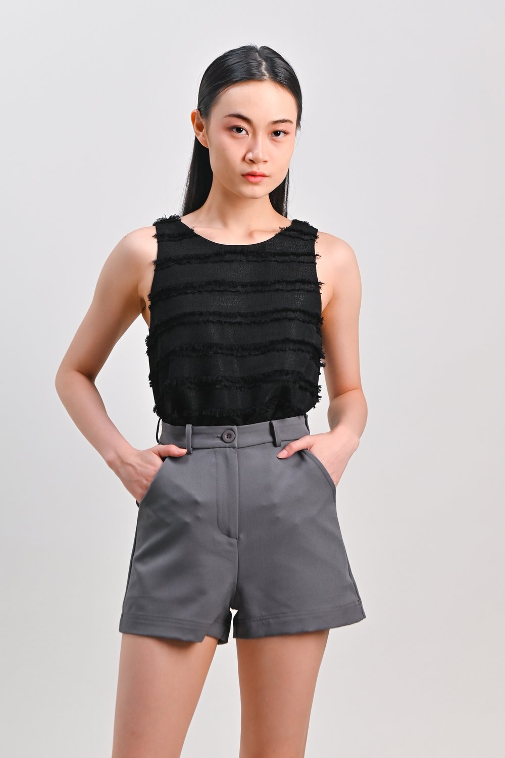 BRIA TEXTURED TWO-WAY TOP IN BLACK