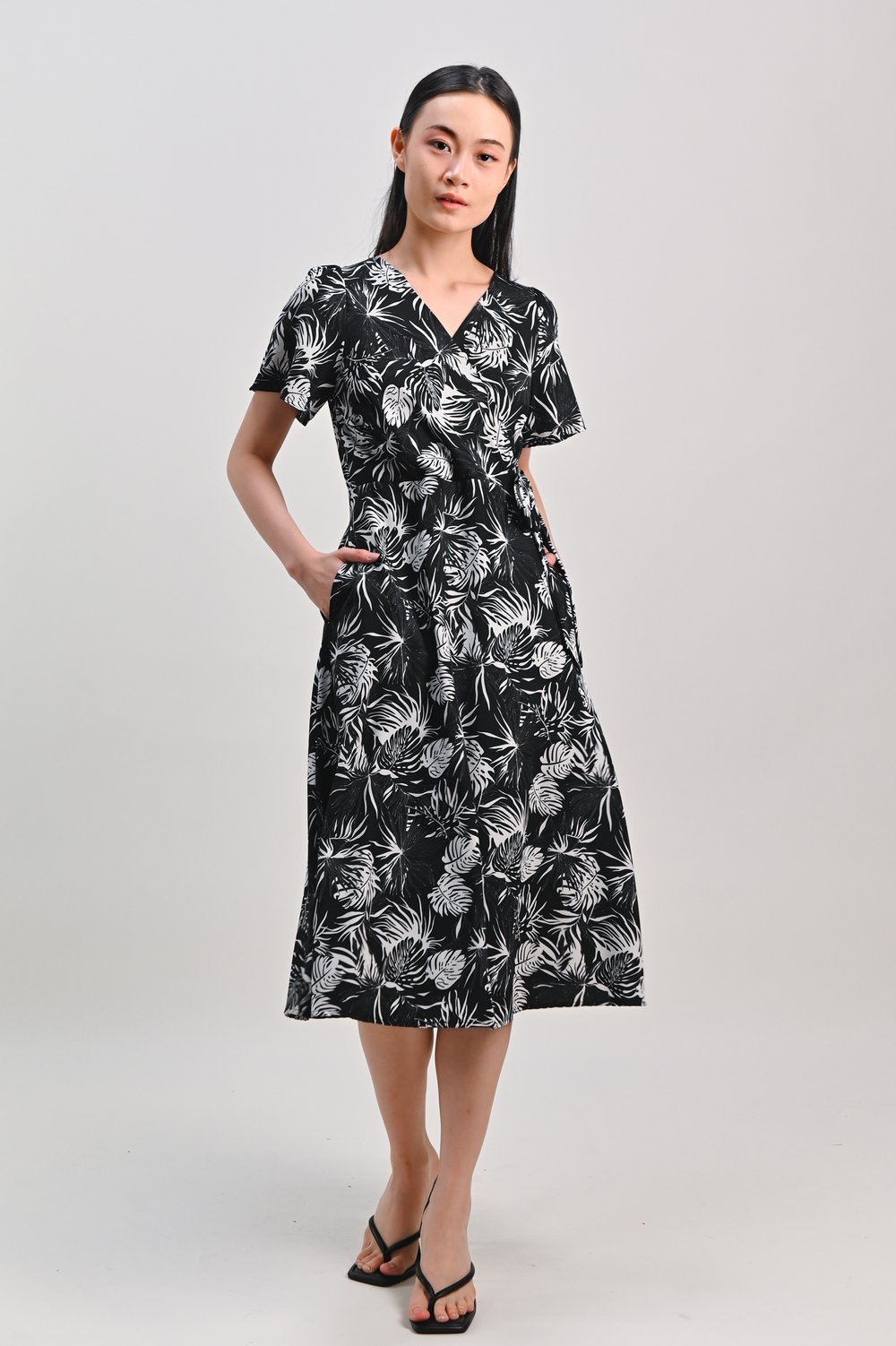 CHARLIZE SLEEVED TIE-SASH DRESS IN BLACK FOLIAGE CHARLIZE SLEEVED TIE-SASH DRESS IN BLACK FOLIAGE