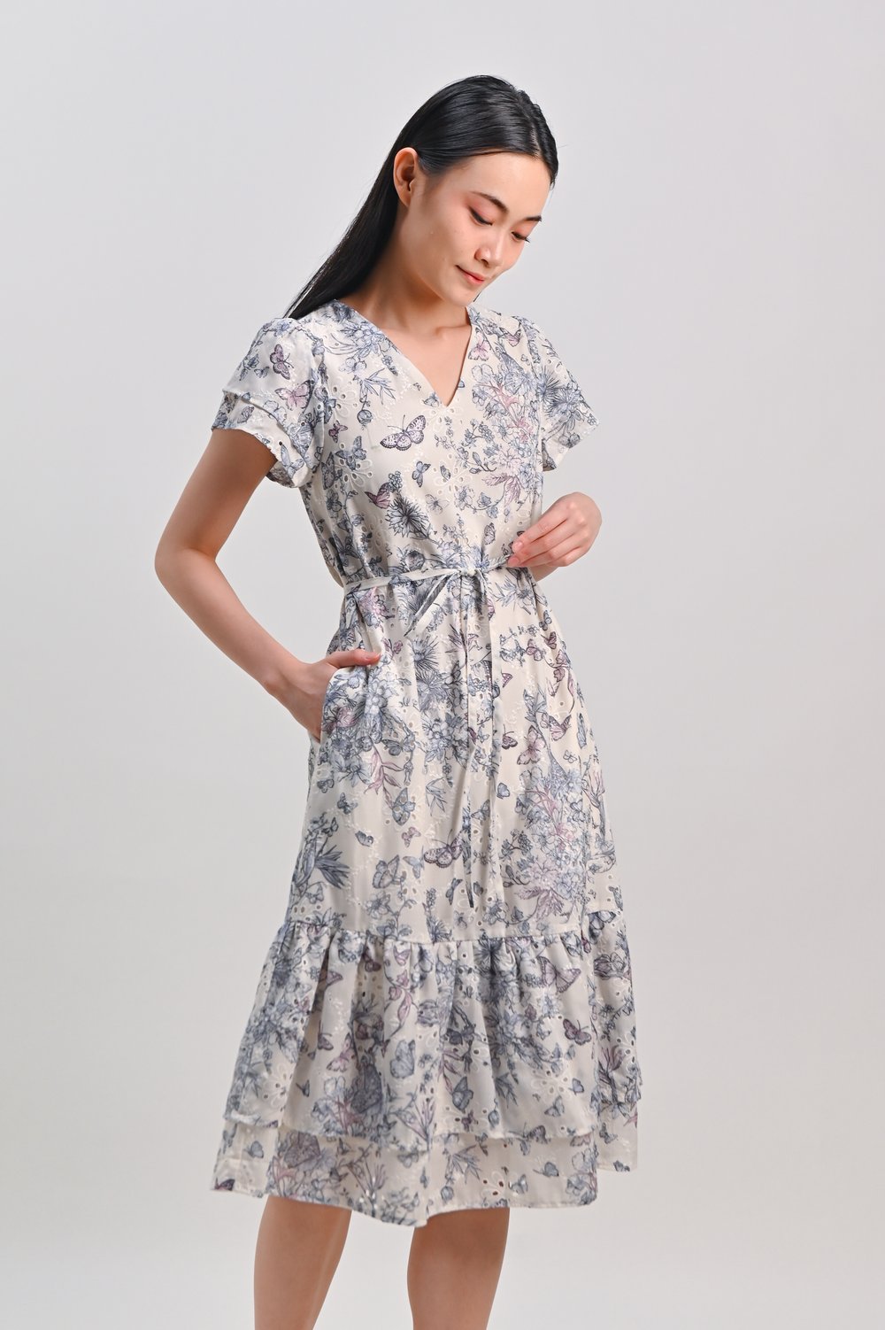 HEYE BUTTERFLY V-NECK SLEEVED MIDI DRESS IN BLUE HEYE BUTTERFLY V-NECK SLEEVED MIDI DRESS IN BLUE