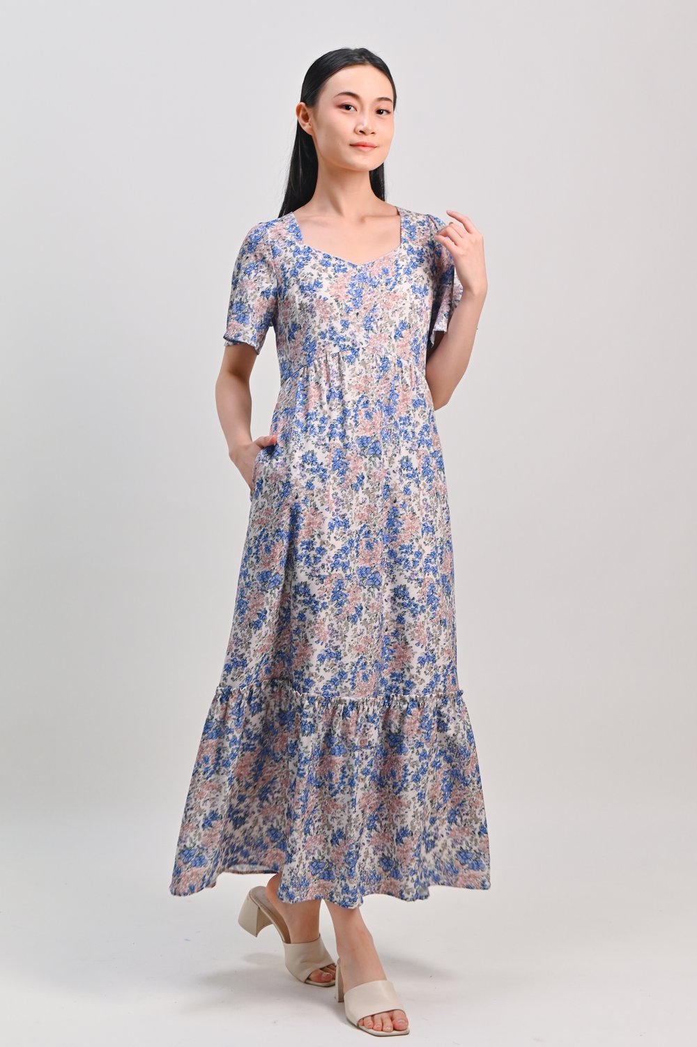 YVETTE SWEETHEART FLORAL SLEEVED MAXI DRESS YVETTE SWEETHEART FLORAL SLEEVED MAXI DRESS